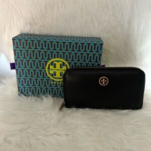 Authentic Tory Burch blk saffiano continental wallet